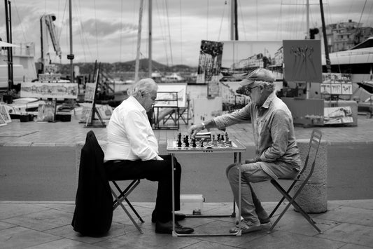 Schachspieler in Sint Tropez am Hafen
